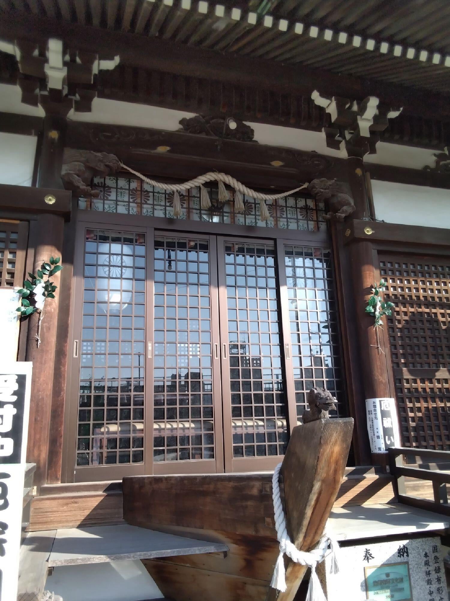 彫刻意匠を備えた鴉宮拝殿
